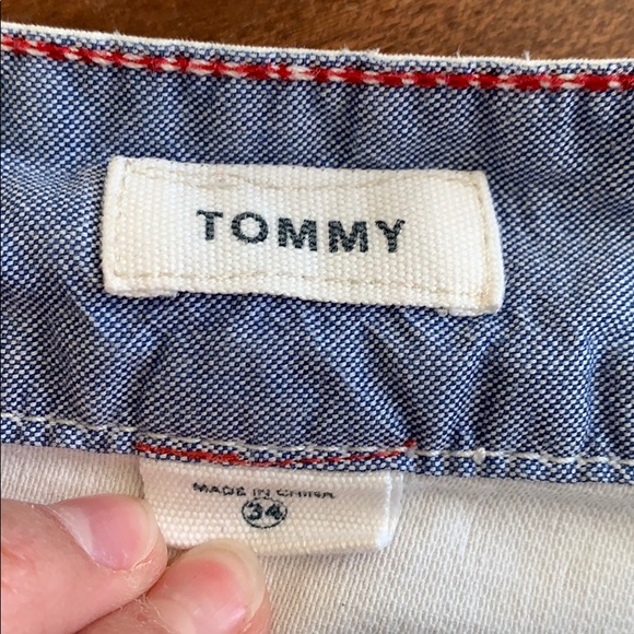 White Men’s Shorts with frayed bottom - Picture 3 of 4